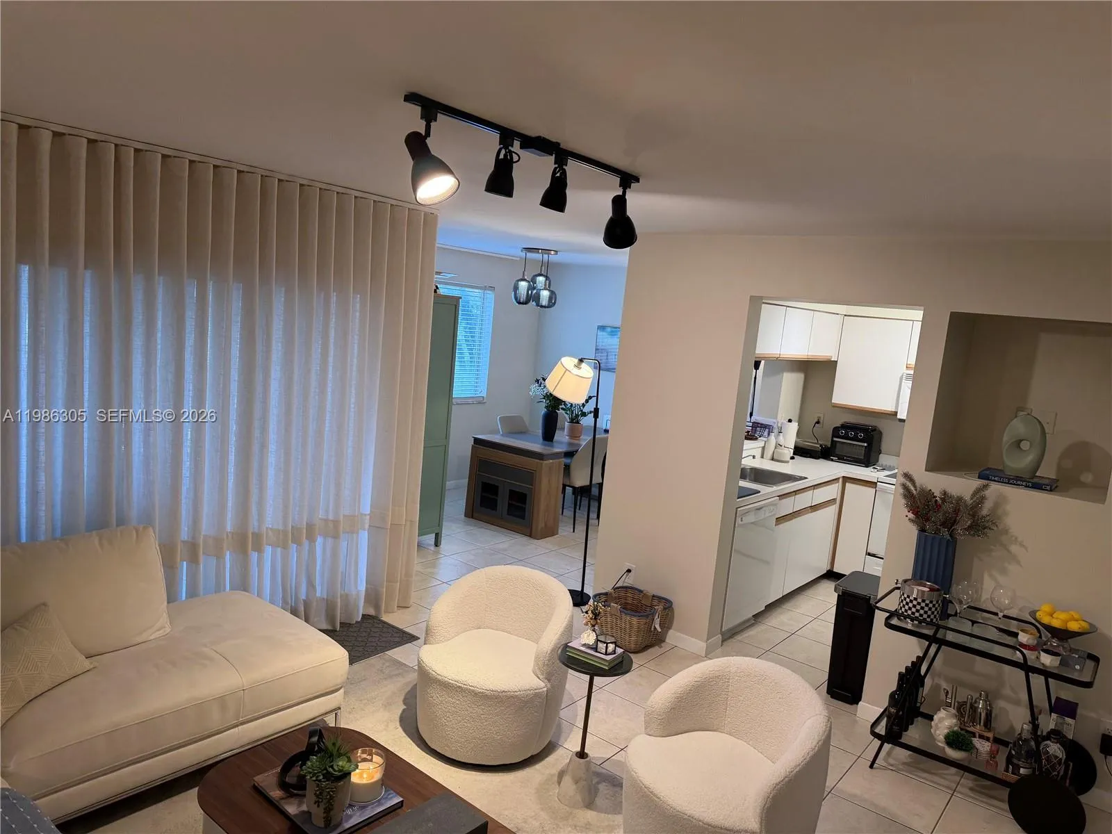 882 Nw 92nd Ave 882, Plantation, Florida 33324, Plantation, Florida 33324, 1 Bedroom Bedrooms, ,1 BathroomBathrooms,Residential Lease,For Rent,882 Nw 92nd Ave 882, Plantation, Florida 33324,A11986305