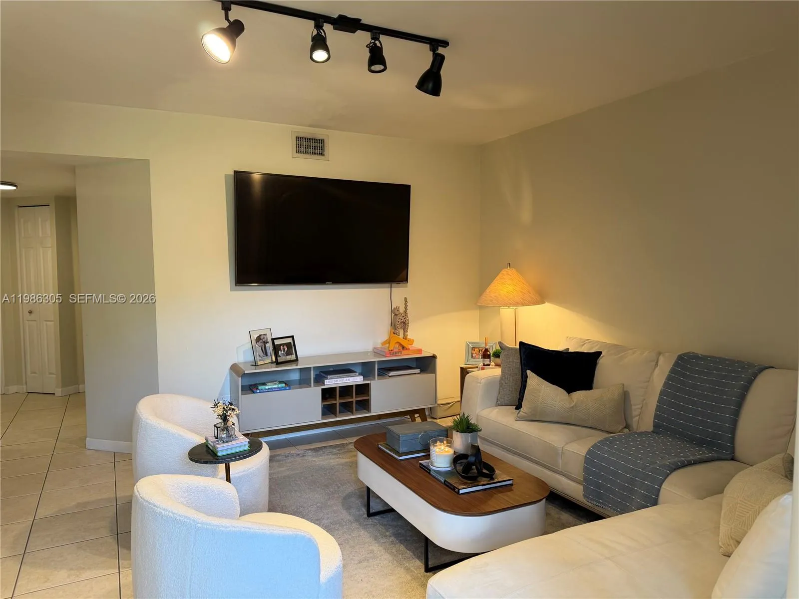 882 Nw 92nd Ave 882, Plantation, Florida 33324, Plantation, Florida 33324, 1 Bedroom Bedrooms, ,1 BathroomBathrooms,Residential Lease,For Rent,882 Nw 92nd Ave 882, Plantation, Florida 33324,A11986305