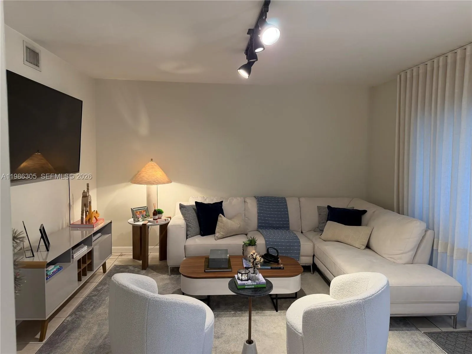 882 Nw 92nd Ave 882, Plantation, Florida 33324, Plantation, Florida 33324, 1 Bedroom Bedrooms, ,1 BathroomBathrooms,Residential Lease,For Rent,882 Nw 92nd Ave 882, Plantation, Florida 33324,A11986305