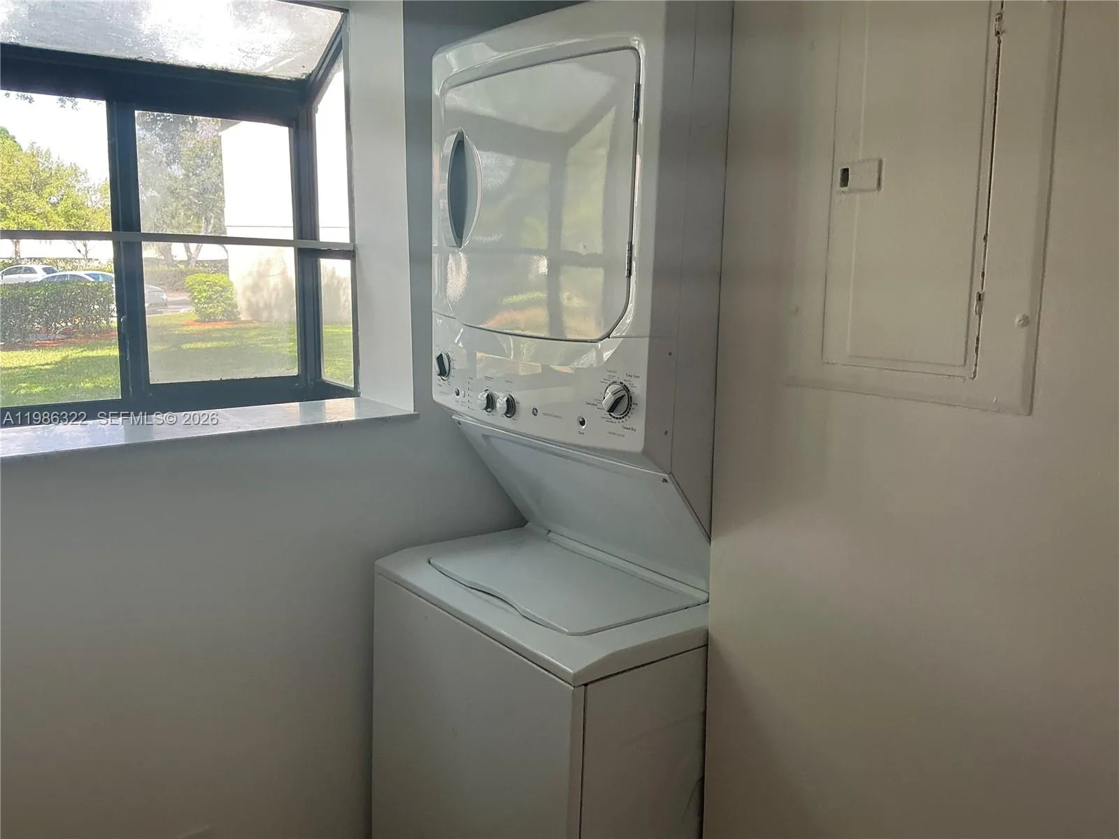 Pompano Beach, Florida 33069, 2 Bedrooms Bedrooms, ,2 BathroomsBathrooms,Residential Lease,For Rent,A11986322