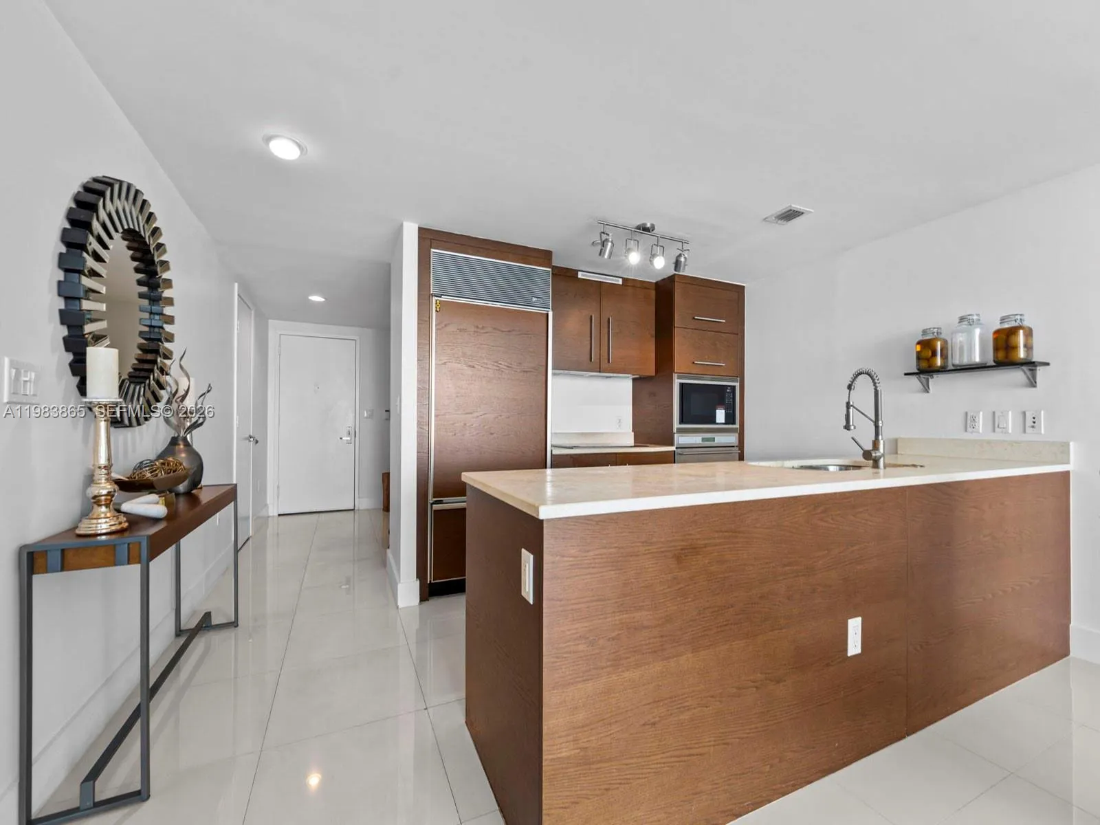 Miami, Florida 33131, 2 Bedrooms Bedrooms, ,2 BathroomsBathrooms,Residential,For Sale,A11983865