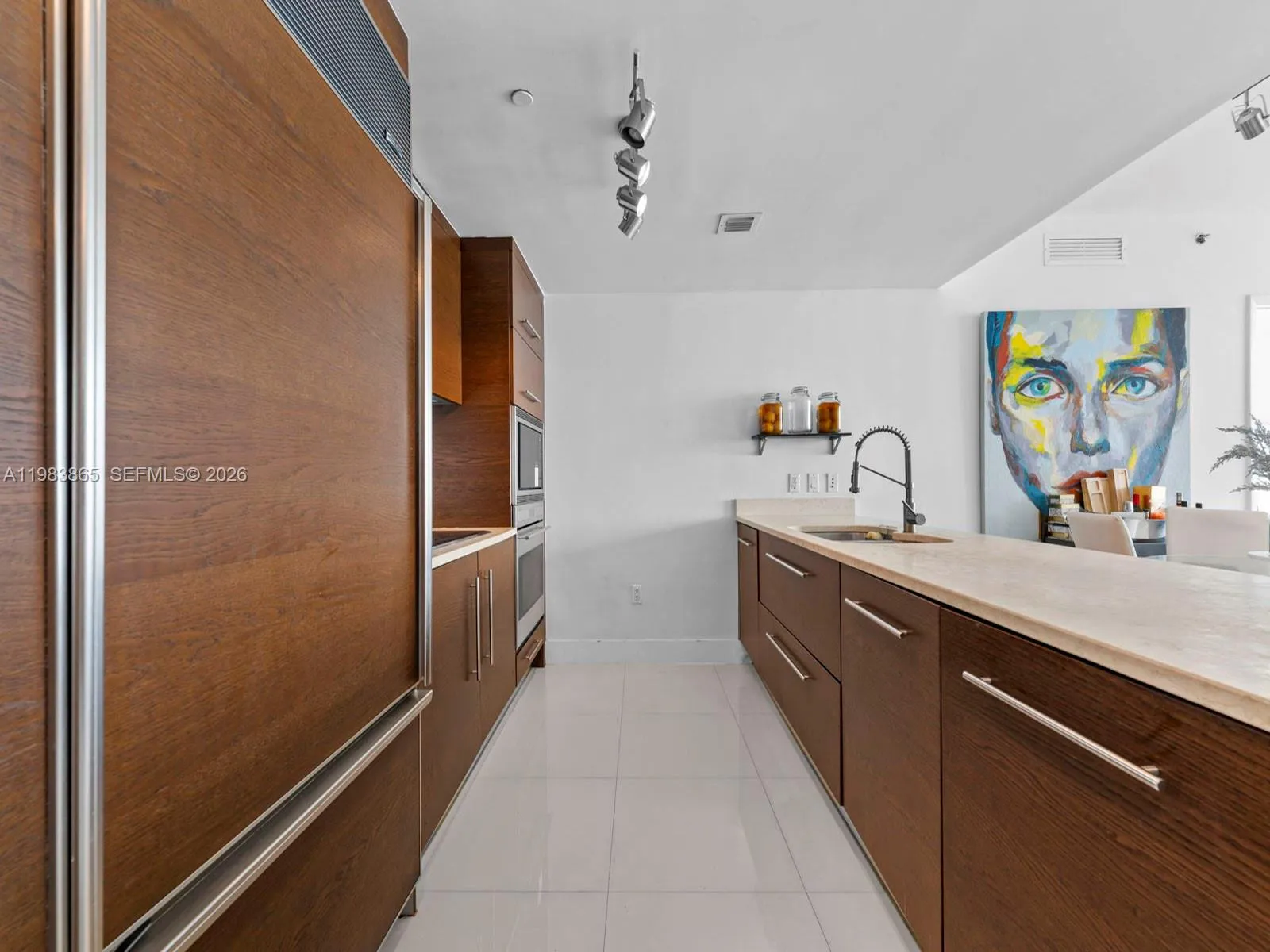 Miami, Florida 33131, 2 Bedrooms Bedrooms, ,2 BathroomsBathrooms,Residential,For Sale,A11983865