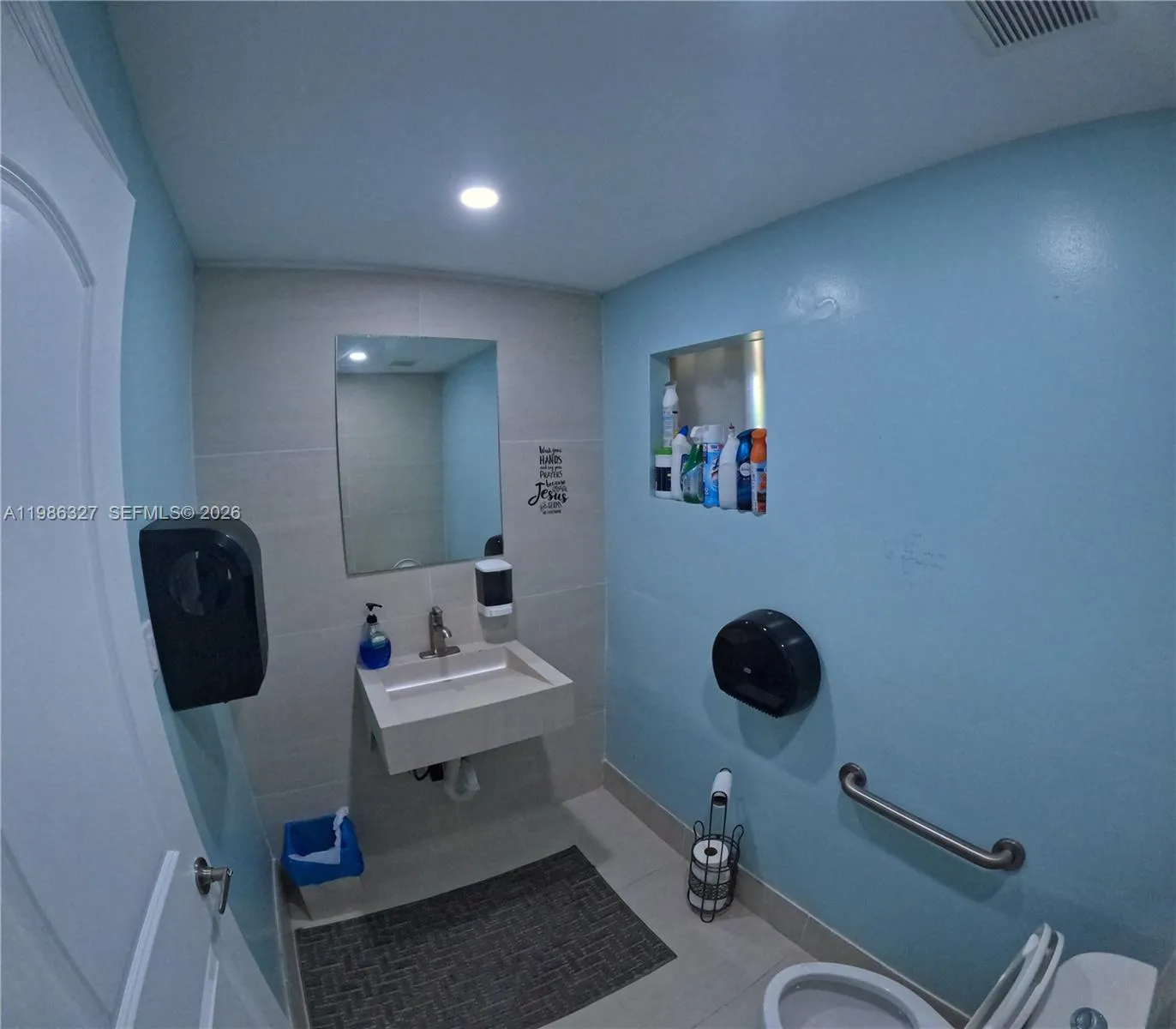 15947 Ne 19th Pl, North Miami Beach, Florida 33162, North Miami Beach, Florida 33162, ,Commercial Lease,For Rent,15947 Ne 19th Pl, North Miami Beach, Florida 33162,A11986327
