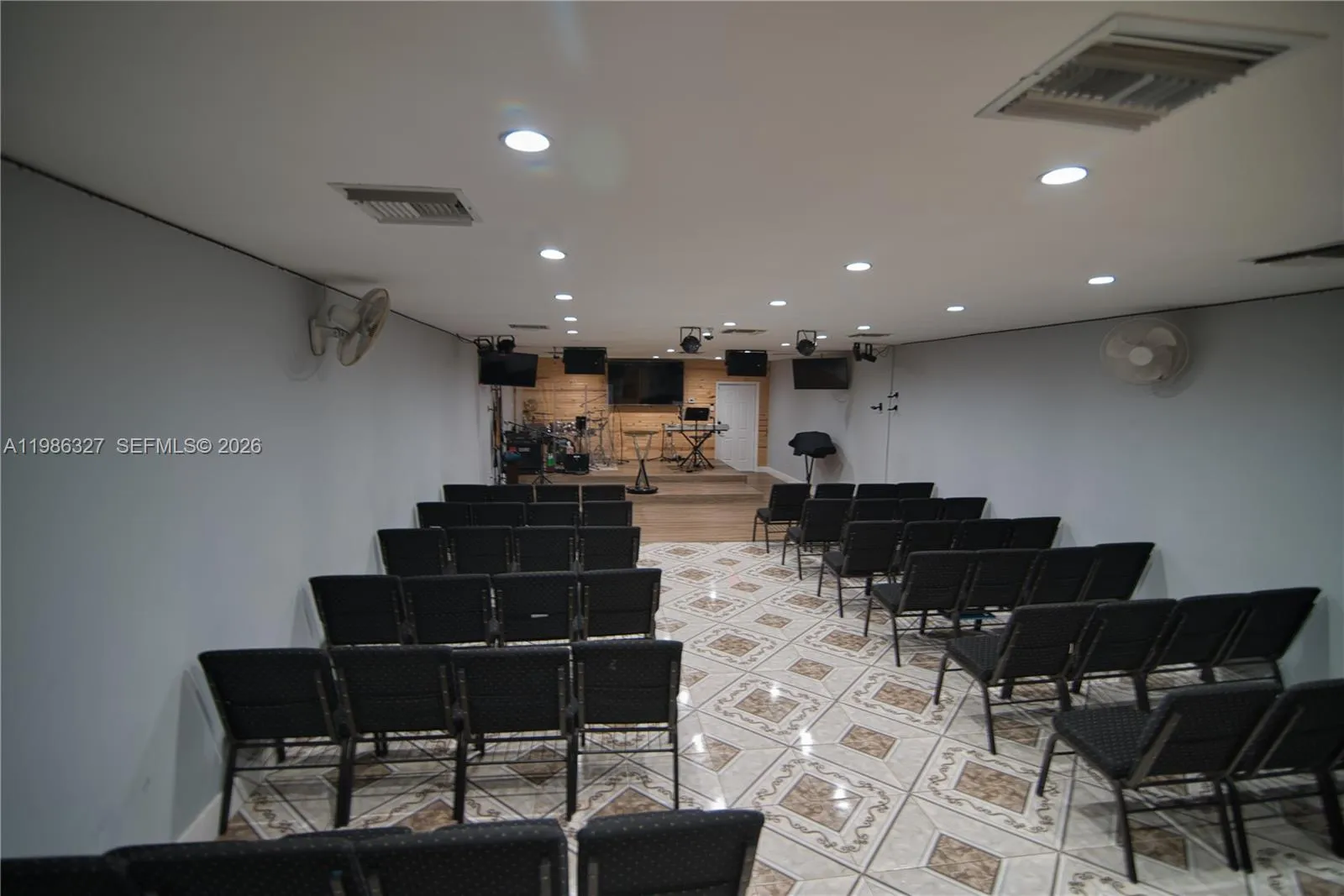 15947 Ne 19th Pl, North Miami Beach, Florida 33162, North Miami Beach, Florida 33162, ,Commercial Lease,For Rent,15947 Ne 19th Pl, North Miami Beach, Florida 33162,A11986327