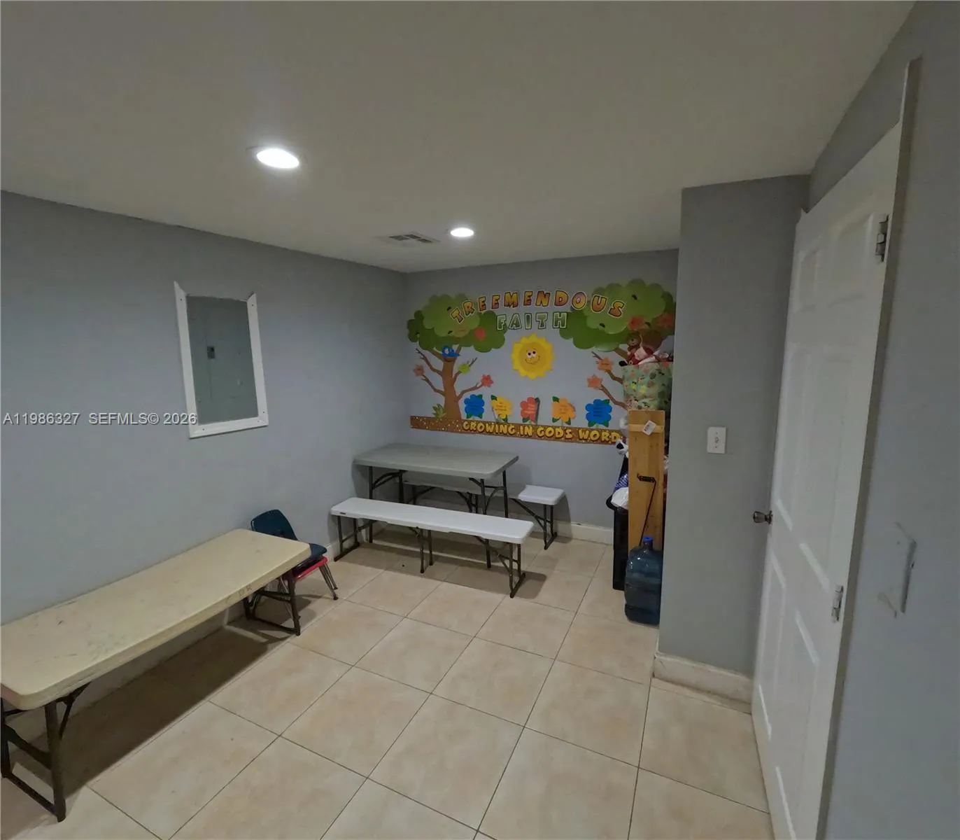 15947 Ne 19th Pl, North Miami Beach, Florida 33162, North Miami Beach, Florida 33162, ,Commercial Lease,For Rent,15947 Ne 19th Pl, North Miami Beach, Florida 33162,A11986327