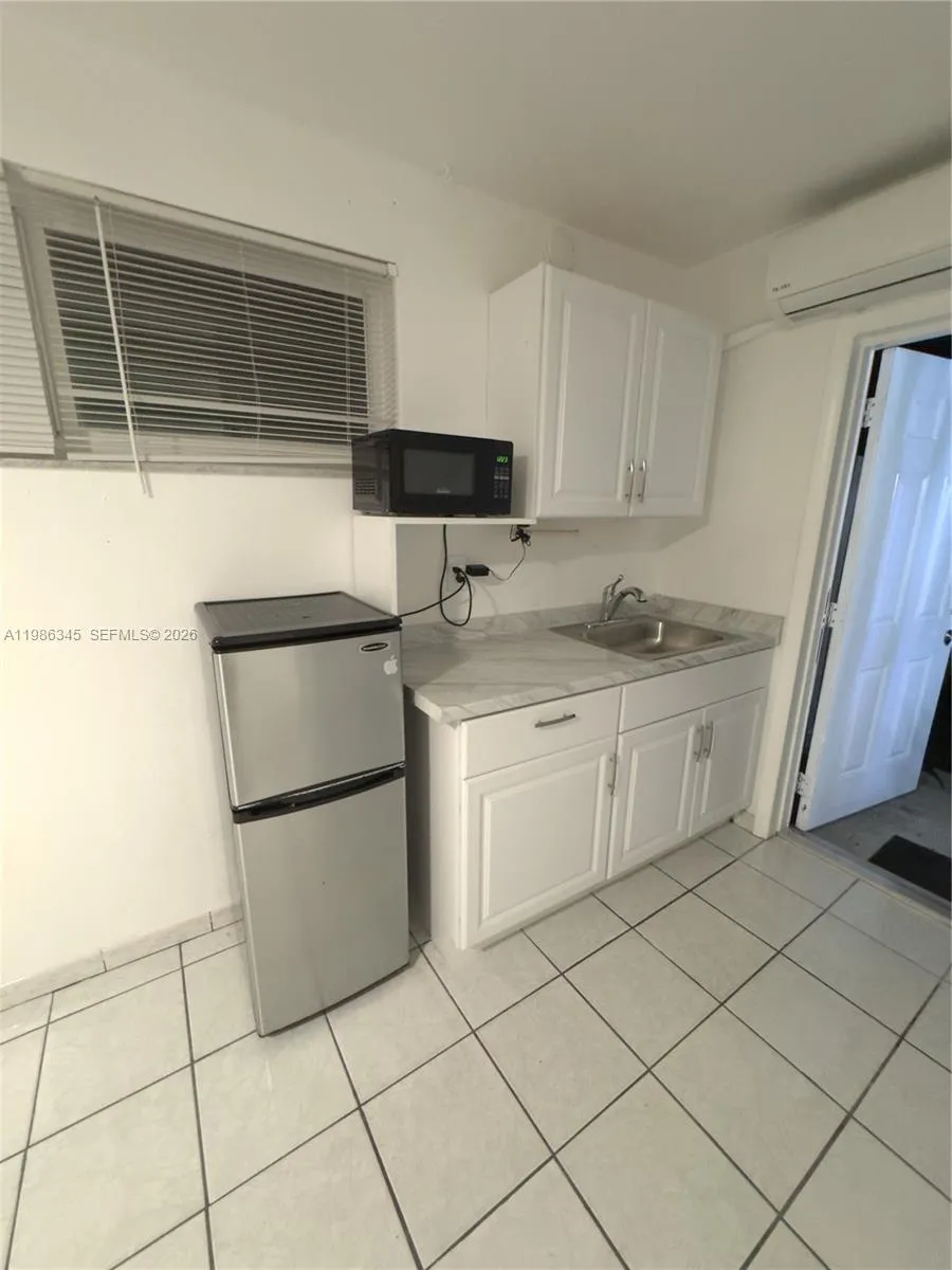 Miami, Florida 33155, 1 Bedroom Bedrooms, ,1 BathroomBathrooms,Residential Lease,For Rent,A11986345