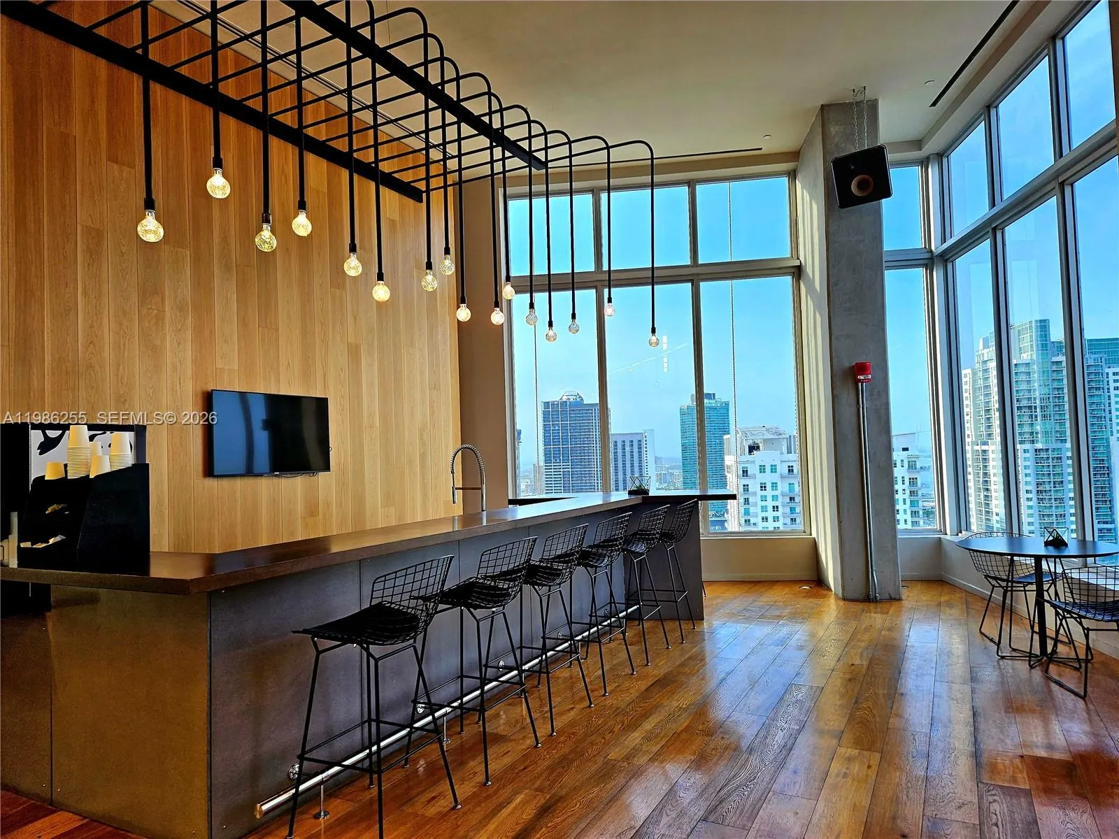 151 Se 1st St 801, Miami, Florida 33131, Miami, Florida 33131, 2 Bedrooms Bedrooms, ,2 BathroomsBathrooms,Residential Lease,For Rent,151 Se 1st St 801, Miami, Florida 33131,A11986255