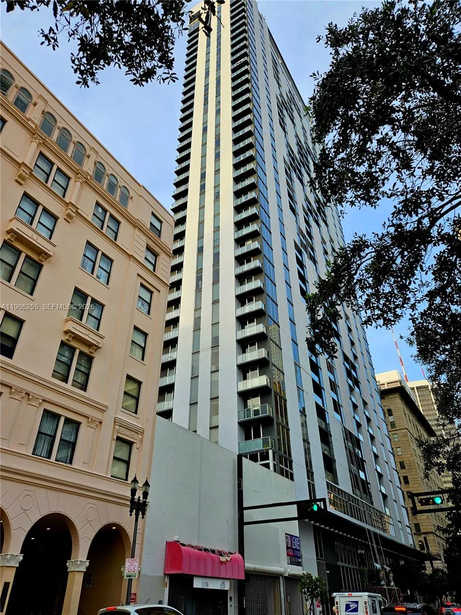 151 Se 1st St 801, Miami, Florida 33131, Miami, Florida 33131, 2 Bedrooms Bedrooms, ,2 BathroomsBathrooms,Residential Lease,For Rent,151 Se 1st St 801, Miami, Florida 33131,A11986255