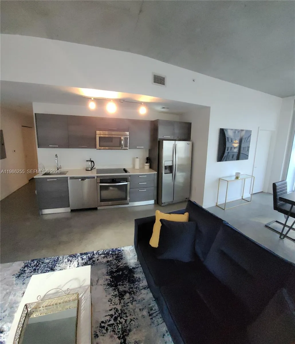 151 Se 1st St 801, Miami, Florida 33131, Miami, Florida 33131, 2 Bedrooms Bedrooms, ,2 BathroomsBathrooms,Residential Lease,For Rent,151 Se 1st St 801, Miami, Florida 33131,A11986255