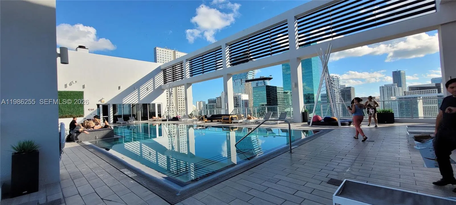 151 Se 1st St 801, Miami, Florida 33131, Miami, Florida 33131, 2 Bedrooms Bedrooms, ,2 BathroomsBathrooms,Residential Lease,For Rent,151 Se 1st St 801, Miami, Florida 33131,A11986255