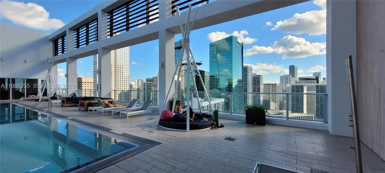 151 Se 1st St 801, Miami, Florida 33131, Miami, Florida 33131, 2 Bedrooms Bedrooms, ,2 BathroomsBathrooms,Residential Lease,For Rent,151 Se 1st St 801, Miami, Florida 33131,A11986255