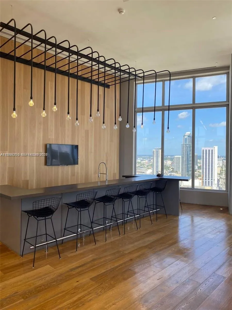 151 Se 1st St 801, Miami, Florida 33131, Miami, Florida 33131, 2 Bedrooms Bedrooms, ,2 BathroomsBathrooms,Residential Lease,For Rent,151 Se 1st St 801, Miami, Florida 33131,A11986255