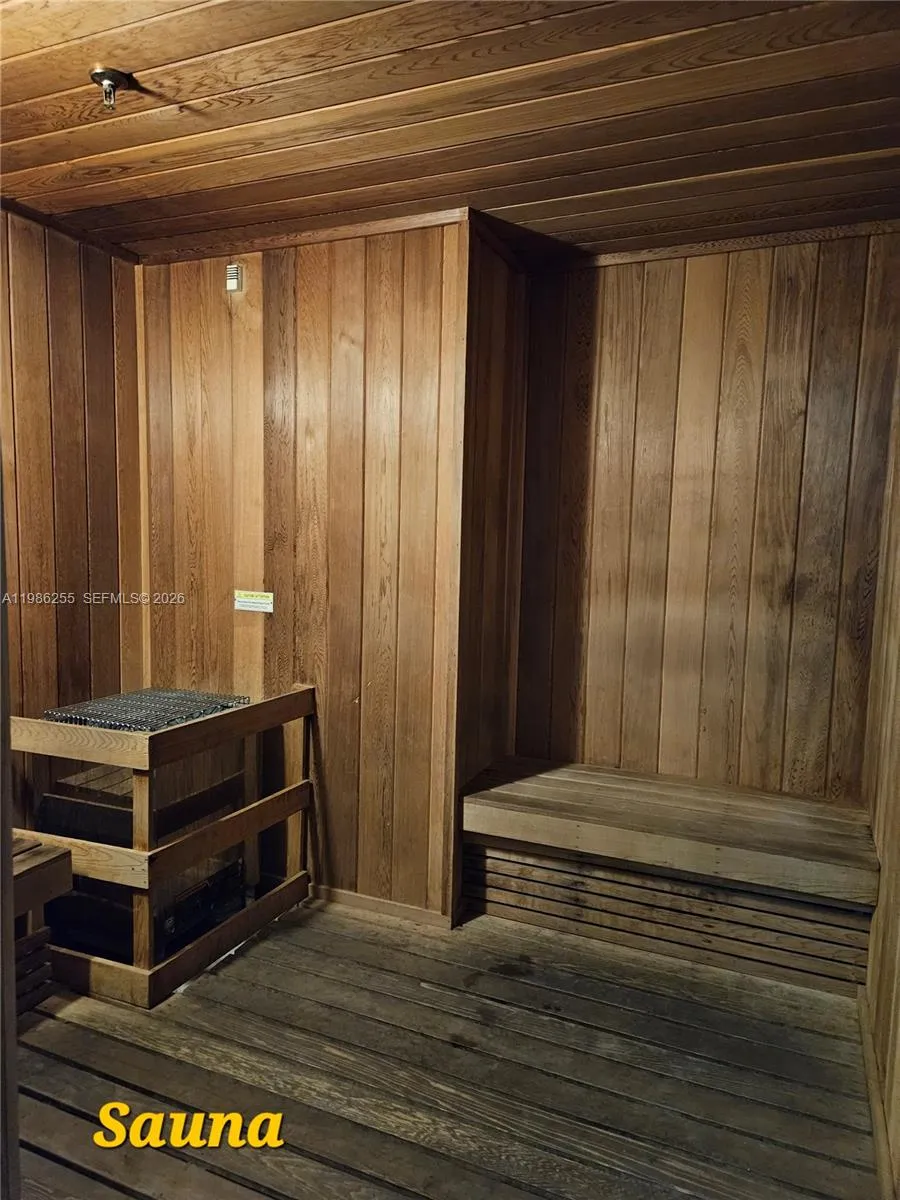 151 Se 1st St 801, Miami, Florida 33131, Miami, Florida 33131, 2 Bedrooms Bedrooms, ,2 BathroomsBathrooms,Residential Lease,For Rent,151 Se 1st St 801, Miami, Florida 33131,A11986255