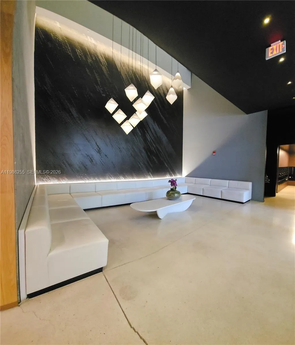 151 Se 1st St 801, Miami, Florida 33131, Miami, Florida 33131, 2 Bedrooms Bedrooms, ,2 BathroomsBathrooms,Residential Lease,For Rent,151 Se 1st St 801, Miami, Florida 33131,A11986255