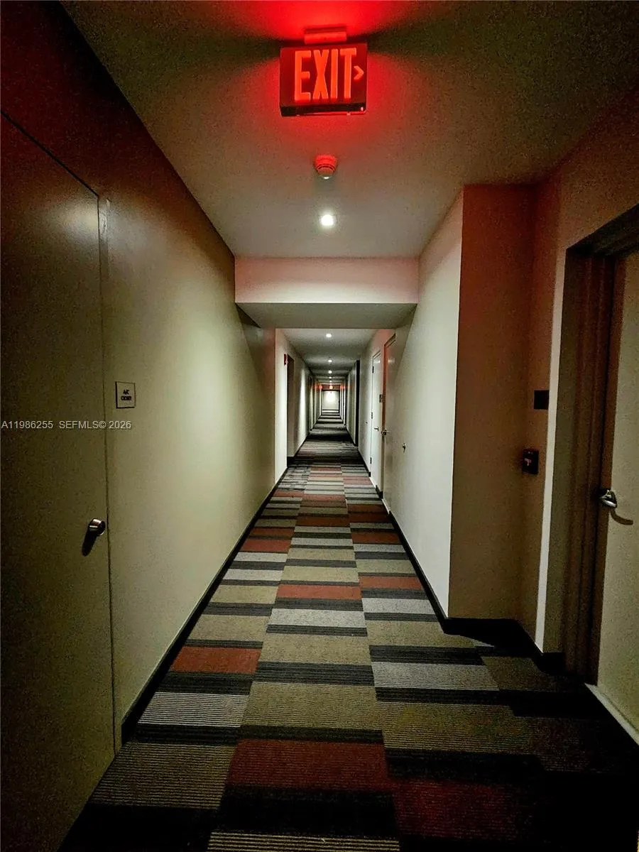 151 Se 1st St 801, Miami, Florida 33131, Miami, Florida 33131, 2 Bedrooms Bedrooms, ,2 BathroomsBathrooms,Residential Lease,For Rent,151 Se 1st St 801, Miami, Florida 33131,A11986255