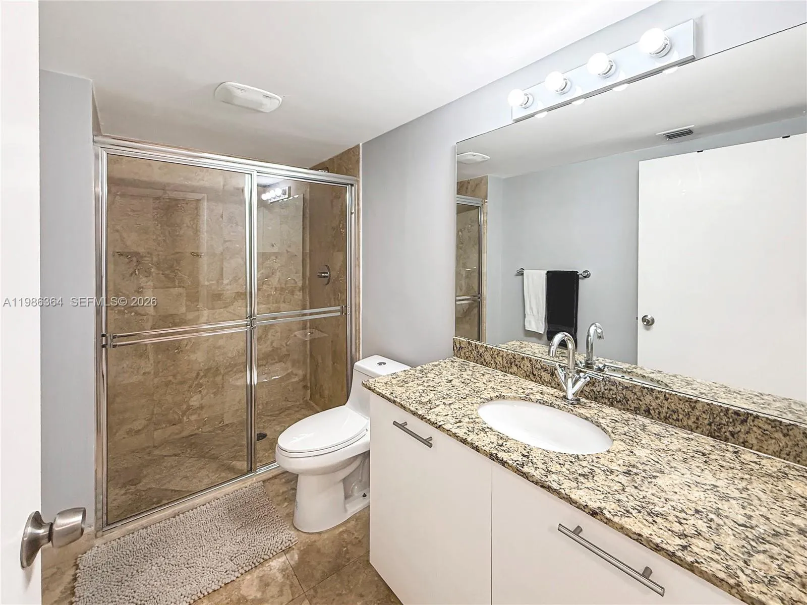 41 Se 5th St 602, Miami, Florida 33131, Miami, Florida 33131, 2 Bedrooms Bedrooms, ,2 BathroomsBathrooms,Residential Lease,For Rent,41 Se 5th St 602, Miami, Florida 33131,A11986364