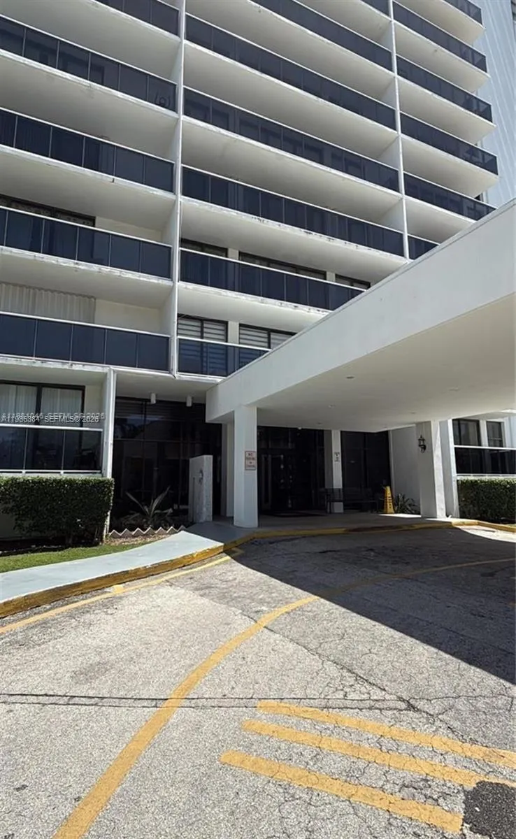 3675 N Country Club Dr 2305, Aventura, Florida 331, Aventura, Florida 33180, 1 Bedroom Bedrooms, ,1 BathroomBathrooms,Residential Lease,For Rent,3675 N Country Club Dr 2305, Aventura, Florida 331,A11986384