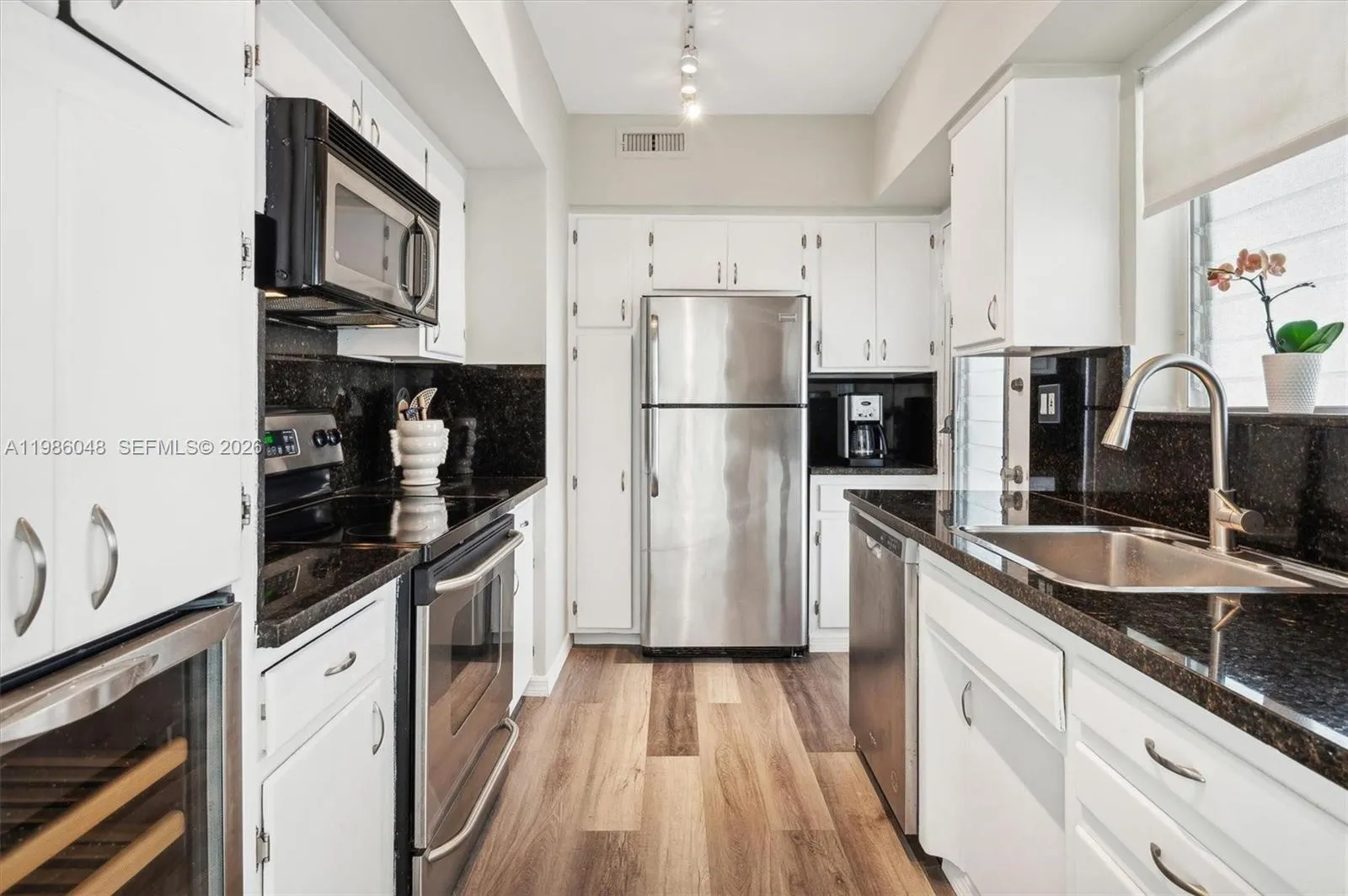 9101 E Bay Harbor Dr 404, Bay Harbor Islands, Flor, Bay Harbor Islands, Florida 33154, 2 Bedrooms Bedrooms, ,2 BathroomsBathrooms,Residential Lease,For Rent,9101 E Bay Harbor Dr 404, Bay Harbor Islands, Flor,A11986048