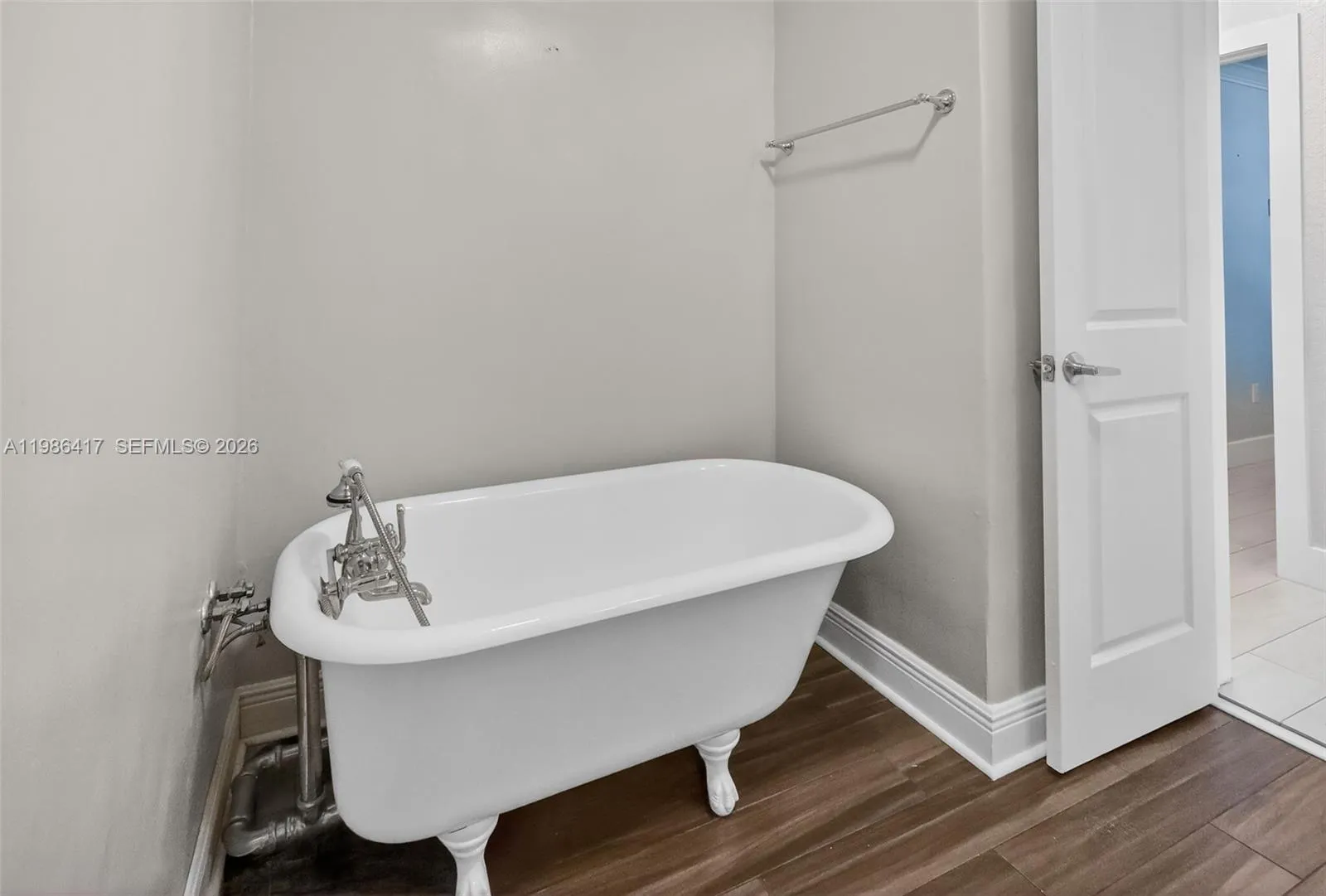 217 Se 5th St, Dania Beach, Florida 33004, Dania Beach, Florida 33004, 4 Bedrooms Bedrooms, ,3 BathroomsBathrooms,Residential Lease,For Rent,217 Se 5th St, Dania Beach, Florida 33004,A11986417