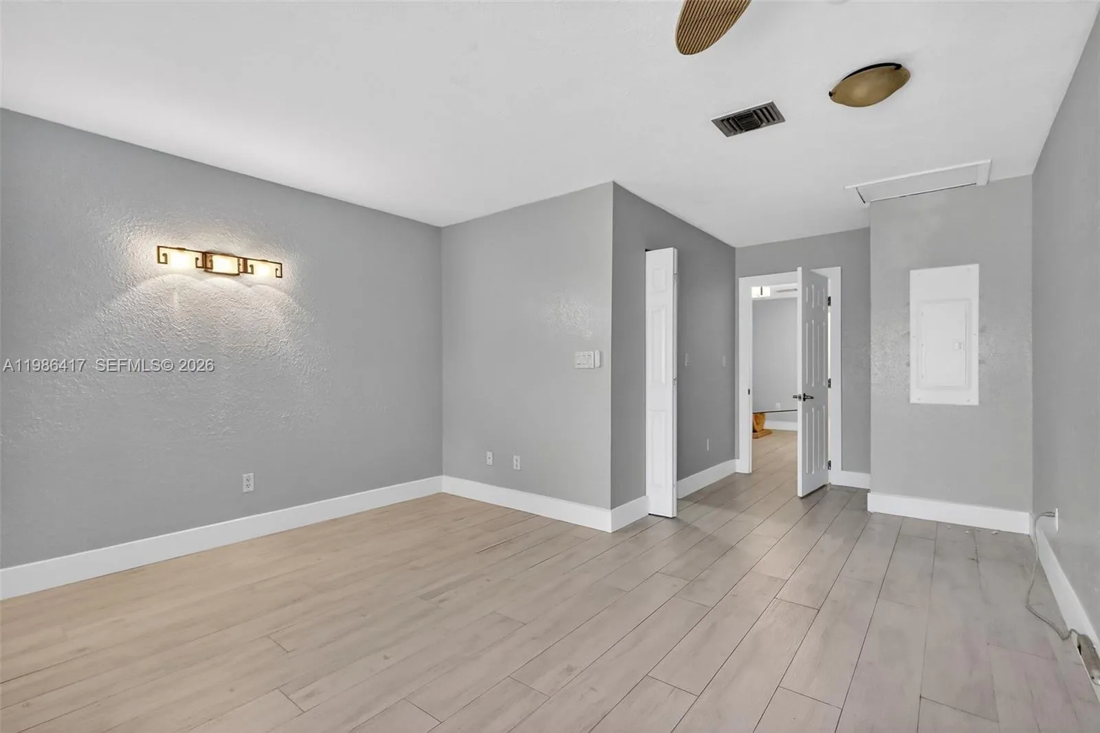 217 Se 5th St, Dania Beach, Florida 33004, Dania Beach, Florida 33004, 4 Bedrooms Bedrooms, ,3 BathroomsBathrooms,Residential Lease,For Rent,217 Se 5th St, Dania Beach, Florida 33004,A11986417