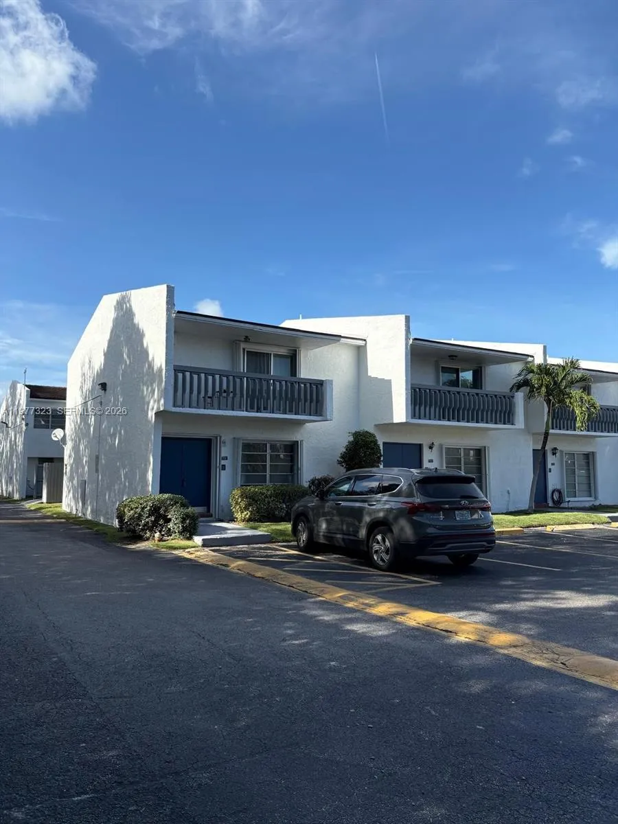 17180 Sw 94th Ave 701, Palmetto Bay, Florida 33157, Palmetto Bay, Florida 33157, 3 Bedrooms Bedrooms, ,3 BathroomsBathrooms,Residential,For Sale,17180 Sw 94th Ave 701, Palmetto Bay, Florida 33157,A11977323