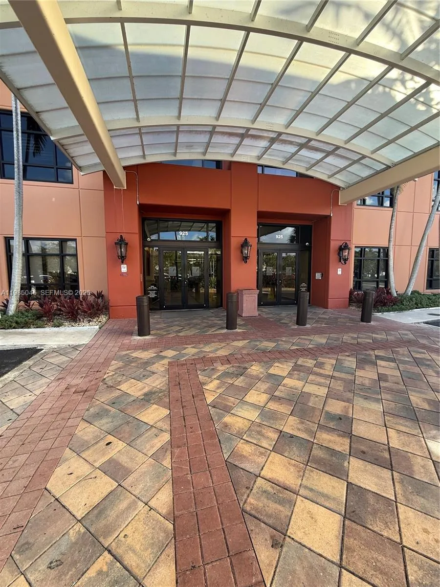 925 Ne 30th Ter 212, Homestead, Florida 33033, Homestead, Florida 33033, ,Commercial Lease,For Rent,925 Ne 30th Ter 212, Homestead, Florida 33033,A11985046