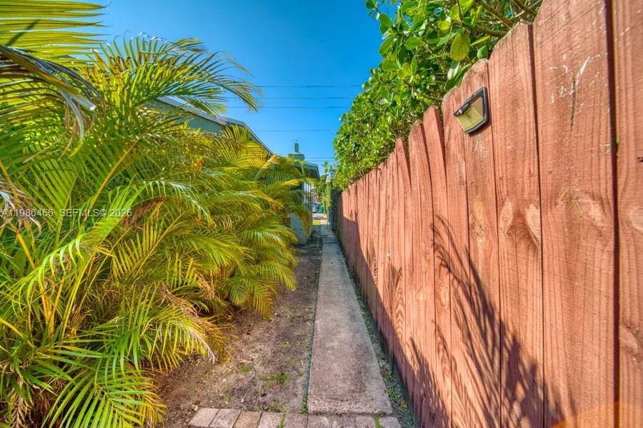 3353 Sw 23rd Ter 3355, Miami, Florida 33145, Miami, Florida 33145, 2 Bedrooms Bedrooms, ,1 BathroomBathrooms,Residential Lease,For Rent,3353 Sw 23rd Ter 3355, Miami, Florida 33145,A11986466