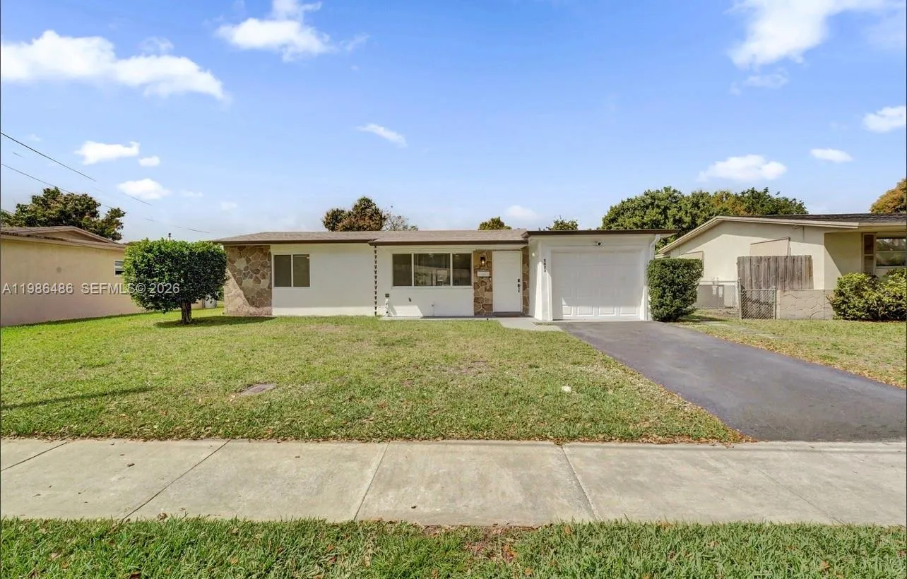 5023 Sw 93rd Ave, Cooper City, Florida 33328, Cooper City, Florida 33328, 2 Bedrooms Bedrooms, ,2 BathroomsBathrooms,Residential,For Sale,5023 Sw 93rd Ave, Cooper City, Florida 33328,A11986486