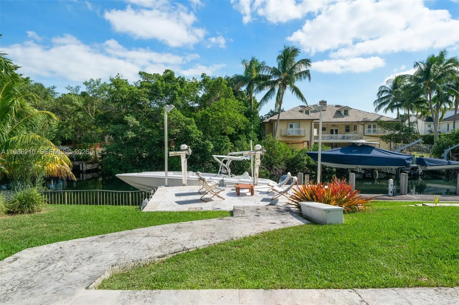 7155 Los Pinos Blvd, Coral Gables, Florida 33143, Coral Gables, Florida 33143, 7 Bedrooms Bedrooms, ,4 BathroomsBathrooms,Residential Lease,For Rent,7155 Los Pinos Blvd, Coral Gables, Florida 33143,A11986210