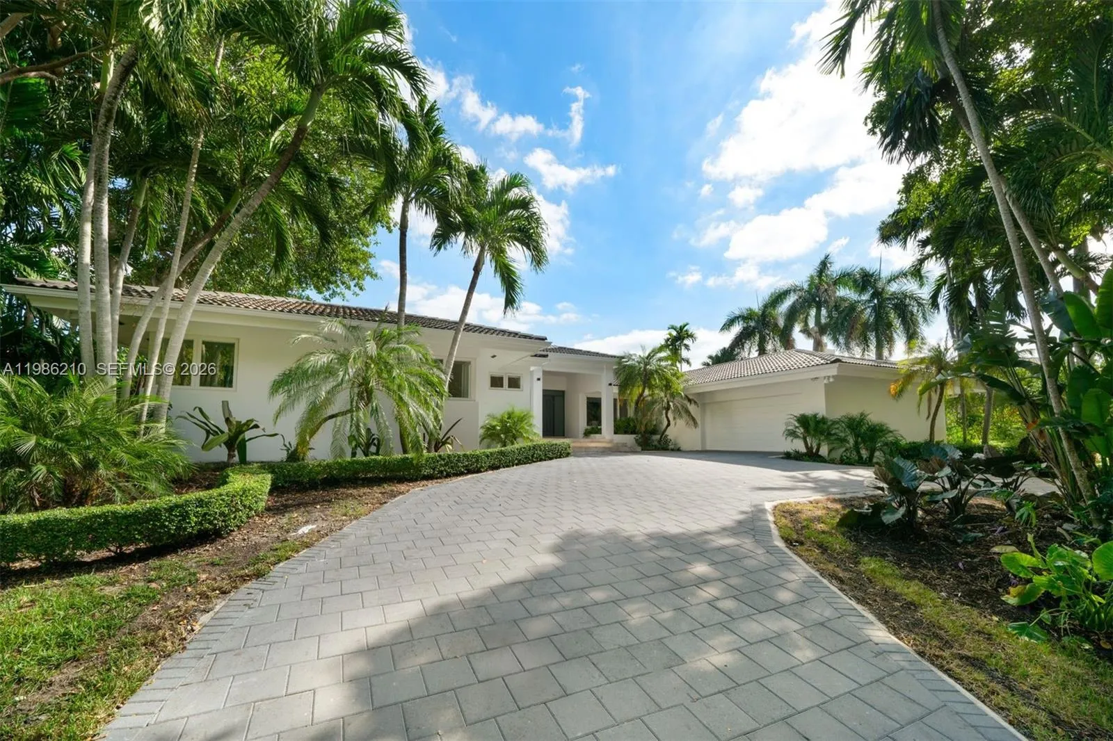 7155 Los Pinos Blvd, Coral Gables, Florida 33143, Coral Gables, Florida 33143, 7 Bedrooms Bedrooms, ,4 BathroomsBathrooms,Residential Lease,For Rent,7155 Los Pinos Blvd, Coral Gables, Florida 33143,A11986210