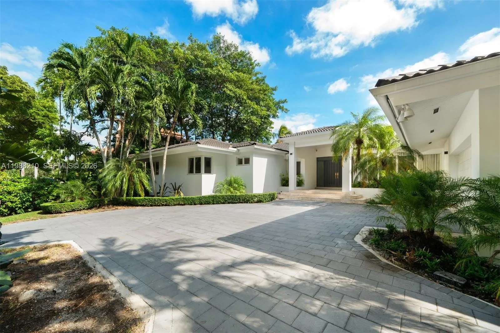 7155 Los Pinos Blvd, Coral Gables, Florida 33143, Coral Gables, Florida 33143, 7 Bedrooms Bedrooms, ,4 BathroomsBathrooms,Residential Lease,For Rent,7155 Los Pinos Blvd, Coral Gables, Florida 33143,A11986210