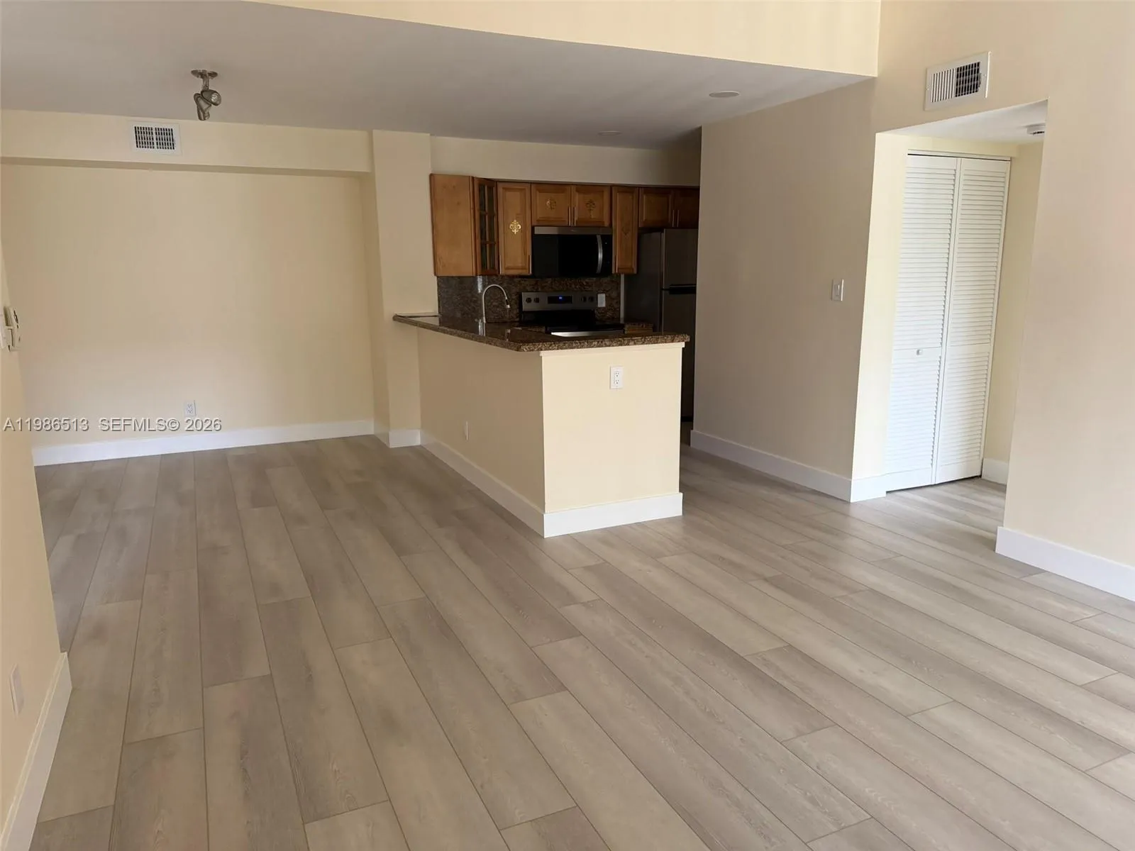 560 S Park Rd 36-7, Hollywood, Florida 33021, Hollywood, Florida 33021, 2 Bedrooms Bedrooms, ,2 BathroomsBathrooms,Residential Lease,For Rent,560 S Park Rd 36-7, Hollywood, Florida 33021,A11986513