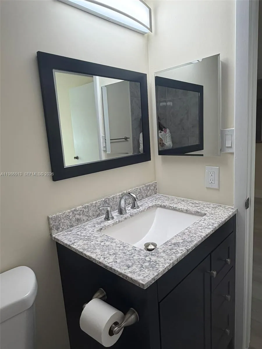 560 S Park Rd 36-7, Hollywood, Florida 33021, Hollywood, Florida 33021, 2 Bedrooms Bedrooms, ,2 BathroomsBathrooms,Residential Lease,For Rent,560 S Park Rd 36-7, Hollywood, Florida 33021,A11986513