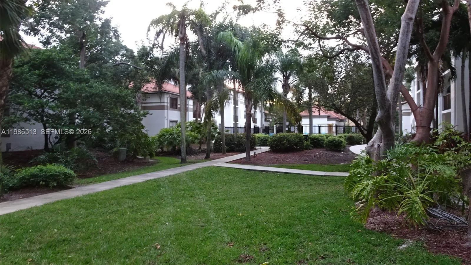 560 S Park Rd 36-7, Hollywood, Florida 33021, Hollywood, Florida 33021, 2 Bedrooms Bedrooms, ,2 BathroomsBathrooms,Residential Lease,For Rent,560 S Park Rd 36-7, Hollywood, Florida 33021,A11986513