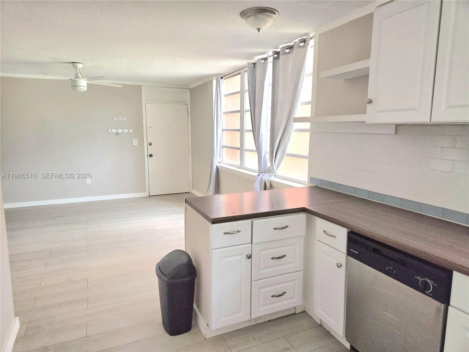 1700 Ne 191st St 100, Miami, Florida 33179, Miami, Florida 33179, 1 Bedroom Bedrooms, ,1 BathroomBathrooms,Residential Lease,For Rent,1700 Ne 191st St 100, Miami, Florida 33179,A11986510