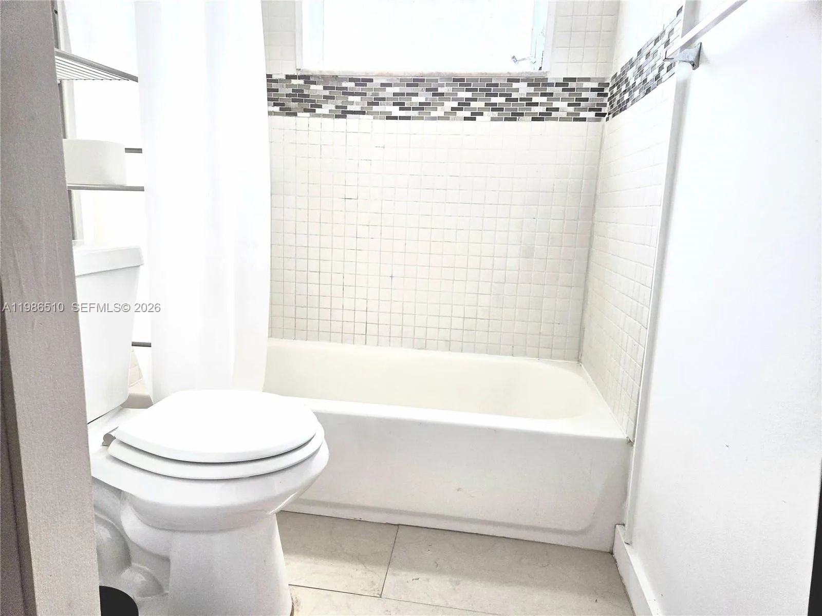 1700 Ne 191st St 100, Miami, Florida 33179, Miami, Florida 33179, 1 Bedroom Bedrooms, ,1 BathroomBathrooms,Residential Lease,For Rent,1700 Ne 191st St 100, Miami, Florida 33179,A11986510