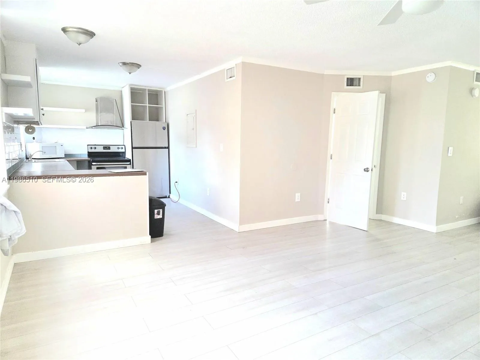 1700 Ne 191st St 100, Miami, Florida 33179, Miami, Florida 33179, 1 Bedroom Bedrooms, ,1 BathroomBathrooms,Residential Lease,For Rent,1700 Ne 191st St 100, Miami, Florida 33179,A11986510