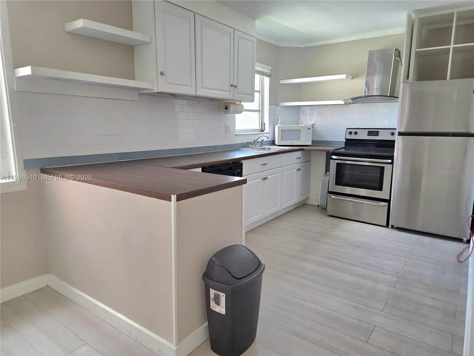 1700 Ne 191st St 100, Miami, Florida 33179, Miami, Florida 33179, 1 Bedroom Bedrooms, ,1 BathroomBathrooms,Residential Lease,For Rent,1700 Ne 191st St 100, Miami, Florida 33179,A11986510