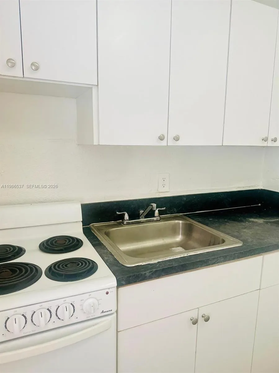 Miami, Florida 33142, 1 Bedroom Bedrooms, ,1 BathroomBathrooms,Residential Lease,For Rent,A11986537
