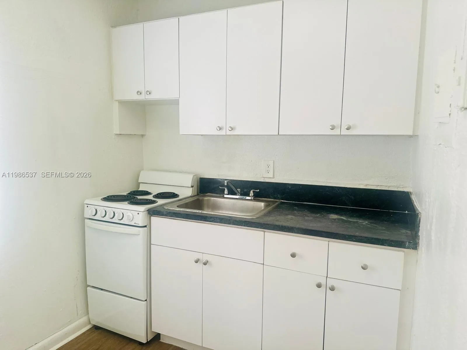 Miami, Florida 33142, 1 Bedroom Bedrooms, ,1 BathroomBathrooms,Residential Lease,For Rent,A11986537