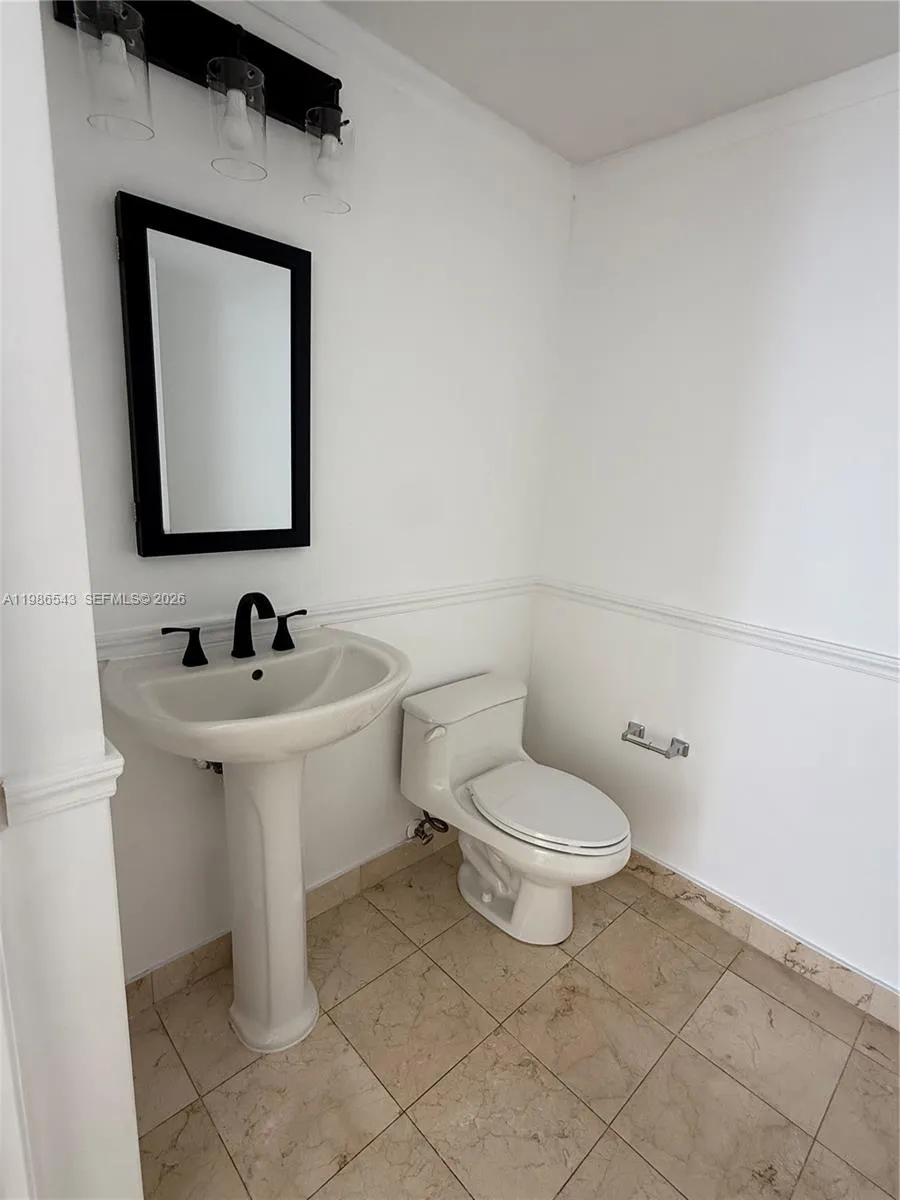 6365 Collins Ave 904, Miami Beach, Florida 33141, Miami Beach, Florida 33141, 1 Bedroom Bedrooms, ,1 BathroomBathrooms,Residential,For Sale,6365 Collins Ave 904, Miami Beach, Florida 33141,A11986543