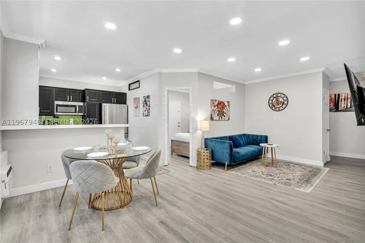 10004 E Bay Harbor Dr 8, Bay Harbor Islands, Florida 33154