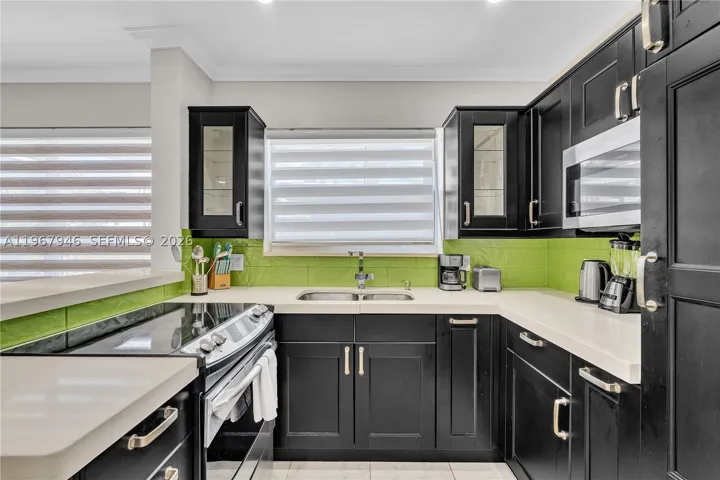 10004 E Bay Harbor Dr 8, Bay Harbor Islands, Florida 33154