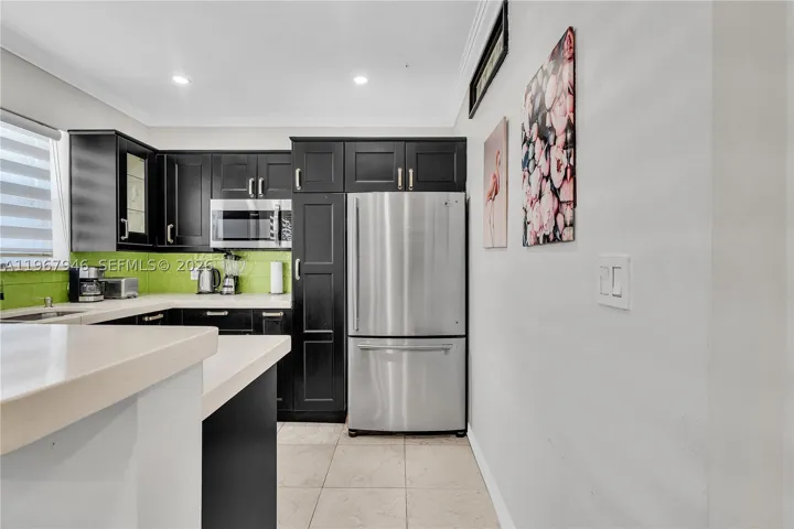10004 E Bay Harbor Dr 8, Bay Harbor Islands, Florida 33154