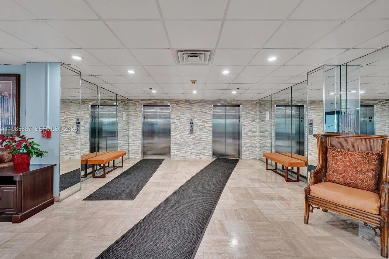 4001 Hillcrest Dr 602-4, Hollywood, Florida 33021, Hollywood, Florida 33021, 3 Bedrooms Bedrooms, ,2 BathroomsBathrooms,Residential,For Sale,4001 Hillcrest Dr 602-4, Hollywood, Florida 33021,A11985887