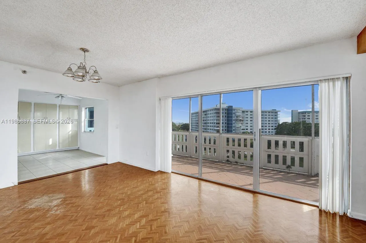 4001 Hillcrest Dr 602-4, Hollywood, Florida 33021, Hollywood, Florida 33021, 3 Bedrooms Bedrooms, ,2 BathroomsBathrooms,Residential,For Sale,4001 Hillcrest Dr 602-4, Hollywood, Florida 33021,A11985887