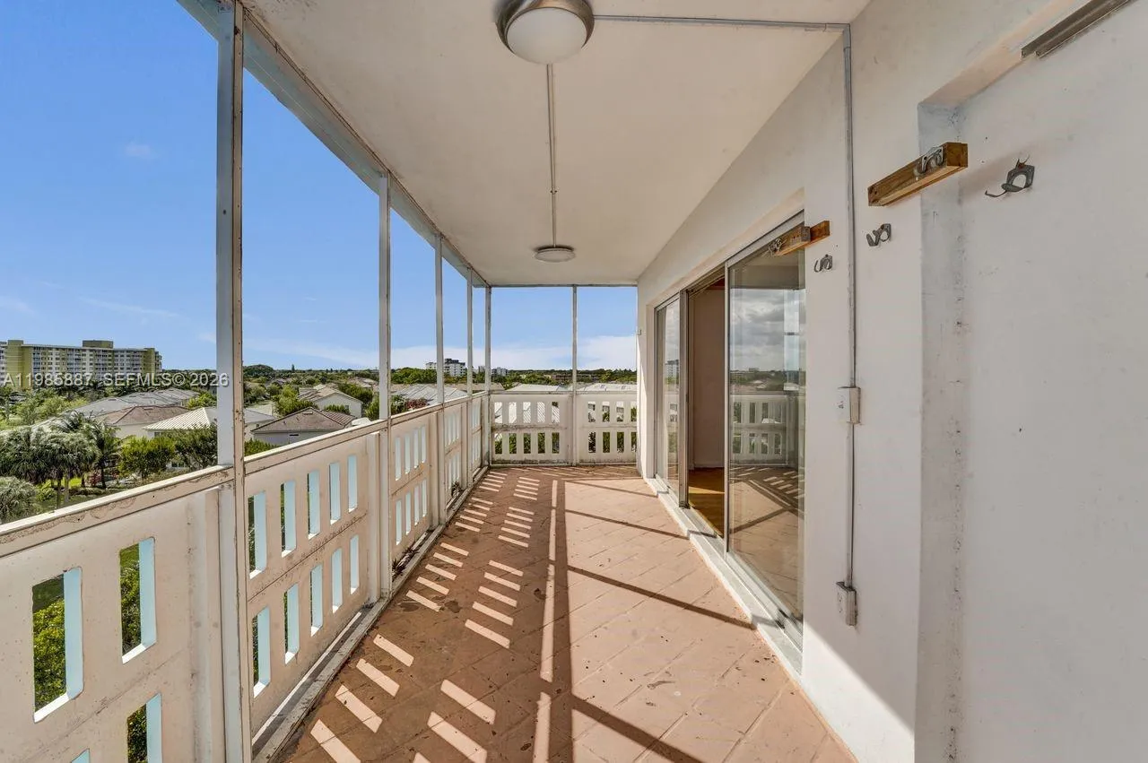 4001 Hillcrest Dr 602-4, Hollywood, Florida 33021, Hollywood, Florida 33021, 3 Bedrooms Bedrooms, ,2 BathroomsBathrooms,Residential,For Sale,4001 Hillcrest Dr 602-4, Hollywood, Florida 33021,A11985887