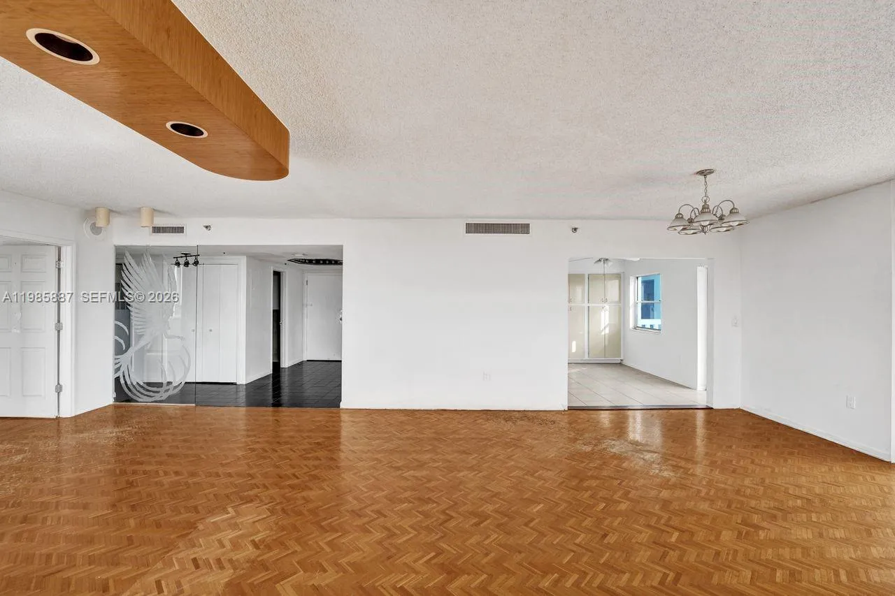 4001 Hillcrest Dr 602-4, Hollywood, Florida 33021, Hollywood, Florida 33021, 3 Bedrooms Bedrooms, ,2 BathroomsBathrooms,Residential,For Sale,4001 Hillcrest Dr 602-4, Hollywood, Florida 33021,A11985887