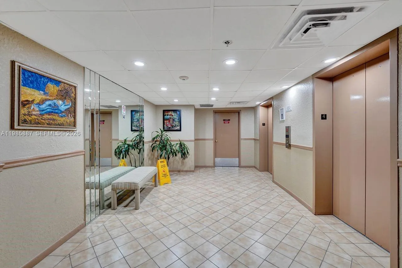 4001 Hillcrest Dr 602-4, Hollywood, Florida 33021, Hollywood, Florida 33021, 3 Bedrooms Bedrooms, ,2 BathroomsBathrooms,Residential,For Sale,4001 Hillcrest Dr 602-4, Hollywood, Florida 33021,A11985887