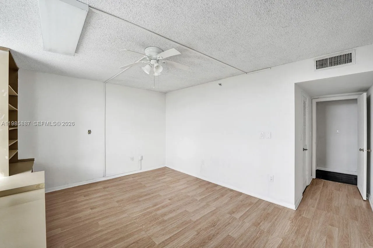 4001 Hillcrest Dr 602-4, Hollywood, Florida 33021, Hollywood, Florida 33021, 3 Bedrooms Bedrooms, ,2 BathroomsBathrooms,Residential,For Sale,4001 Hillcrest Dr 602-4, Hollywood, Florida 33021,A11985887